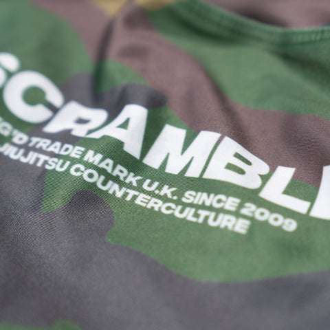 SCRAMBLE TACTIC RASHGUARD – WOODLAND CAMO